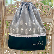 Load image into Gallery viewer, Classic Mondkind Bag * Wanderlust * Feathers of Grey